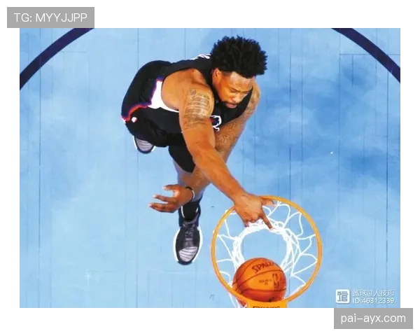 扎克拉文这日常生活竟然和赛场判若两人，完全一个打工人的节奏！